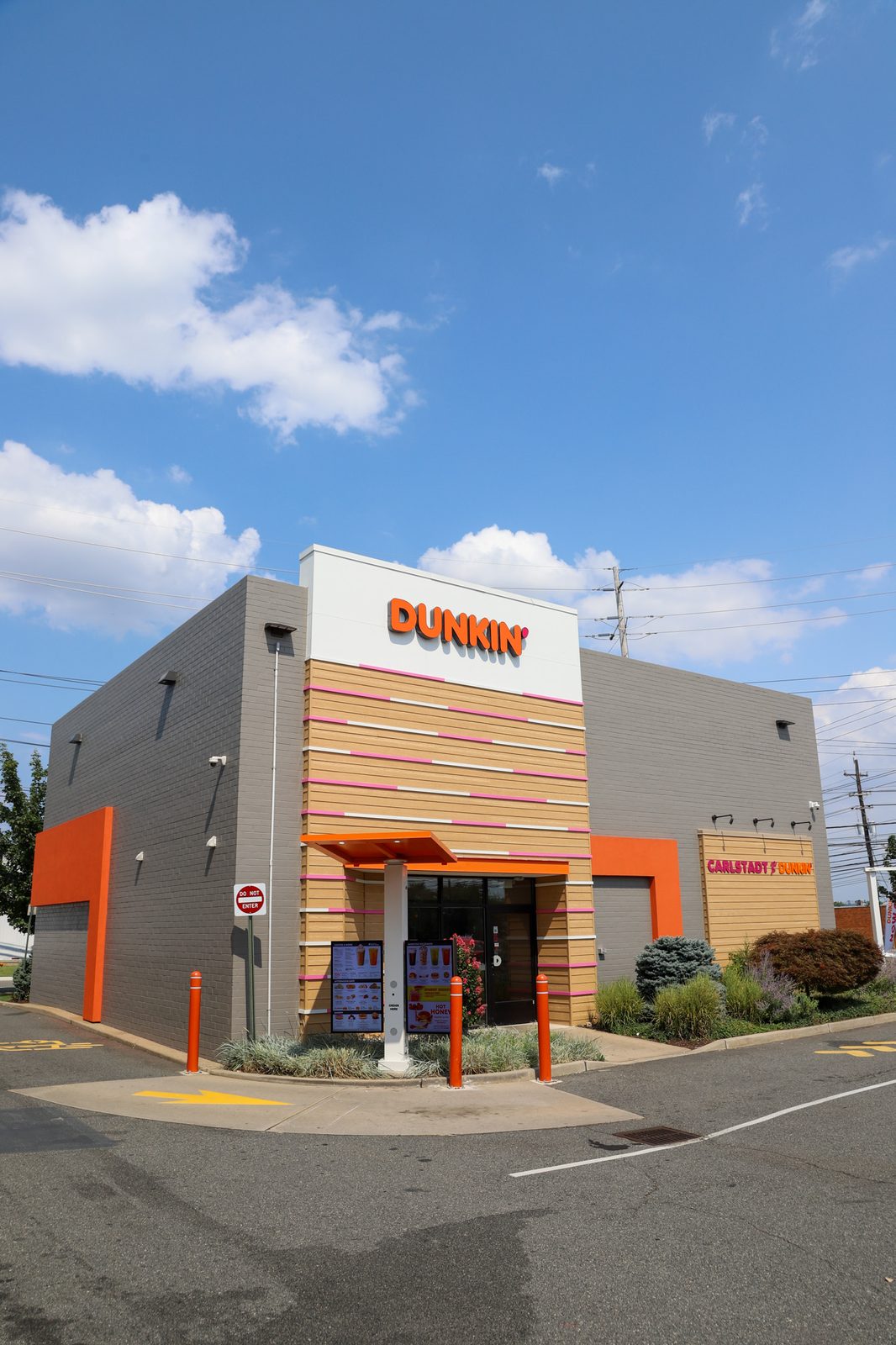 Dunkin' in Carlstadt, designed by Zelta Design