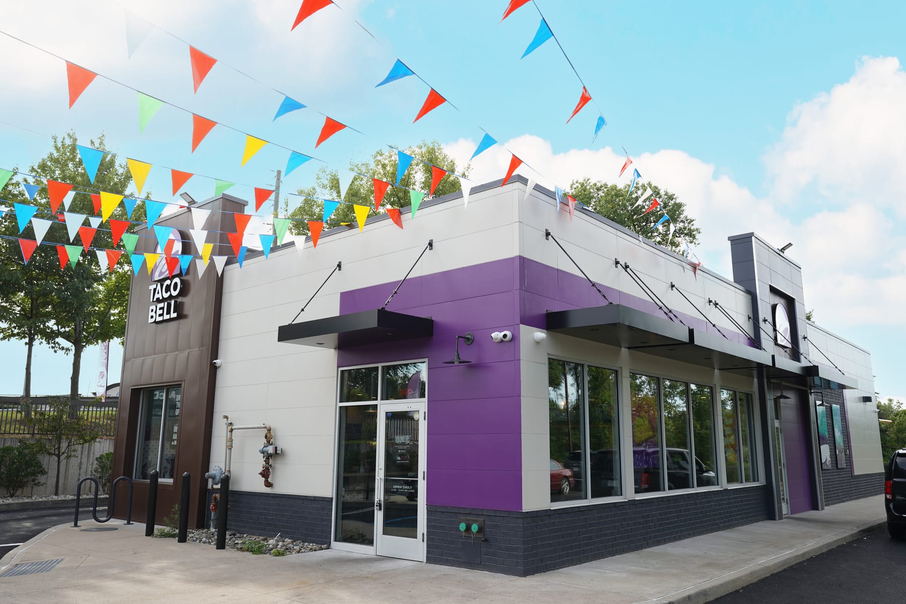 Taco Bell in Staten Island, designed by Zelta Design